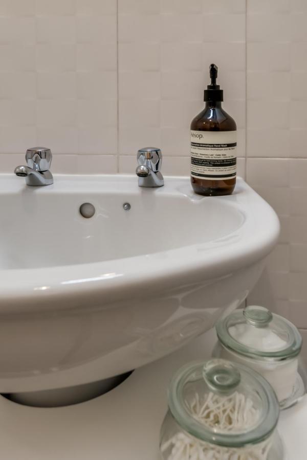 Chic And Bright Apartment Near The Water Plymouth Room photo